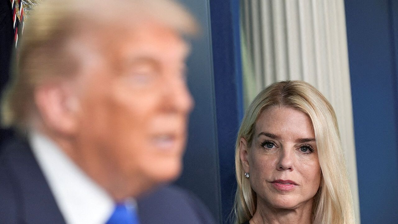 President Trump and Pam Bondi hold a press sonference